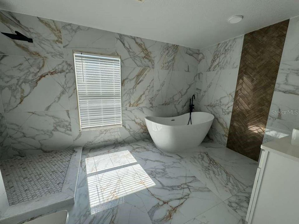 待售: $559,990 (6 贝兹, 4 浴室, 3948 平方英尺)