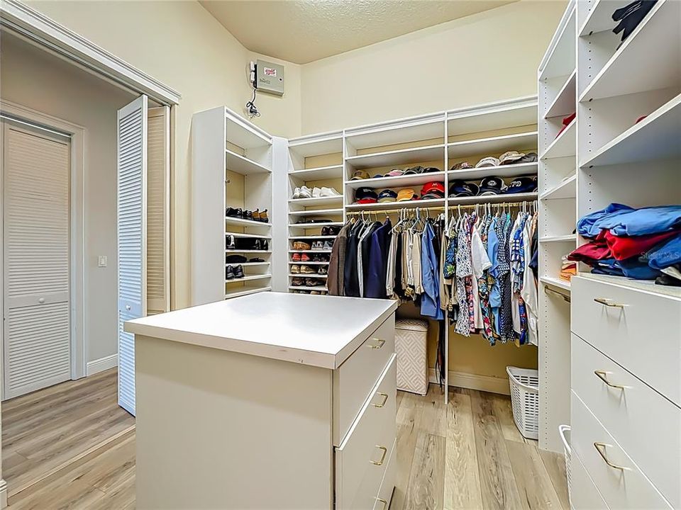 待售: $1,535,000 (4 贝兹, 3 浴室, 5062 平方英尺)