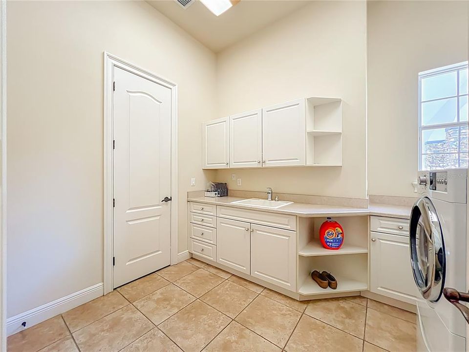 待售: $1,535,000 (4 贝兹, 3 浴室, 5062 平方英尺)