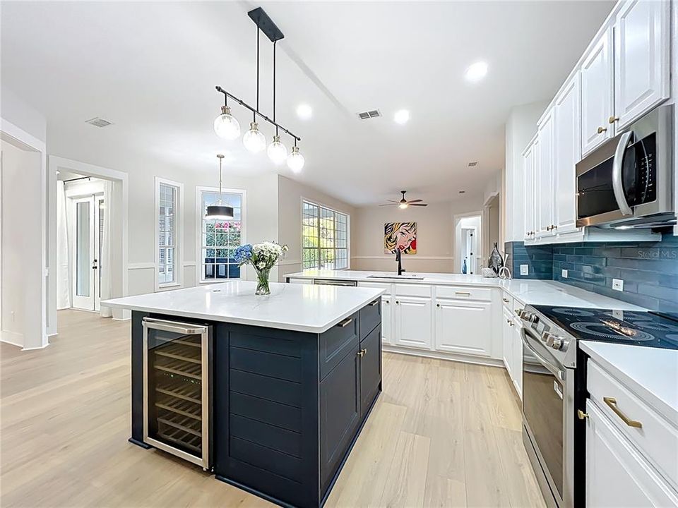 На продажу: $1,350,000 (5 спален, 4 ванн, 3238 Квадратных фут)