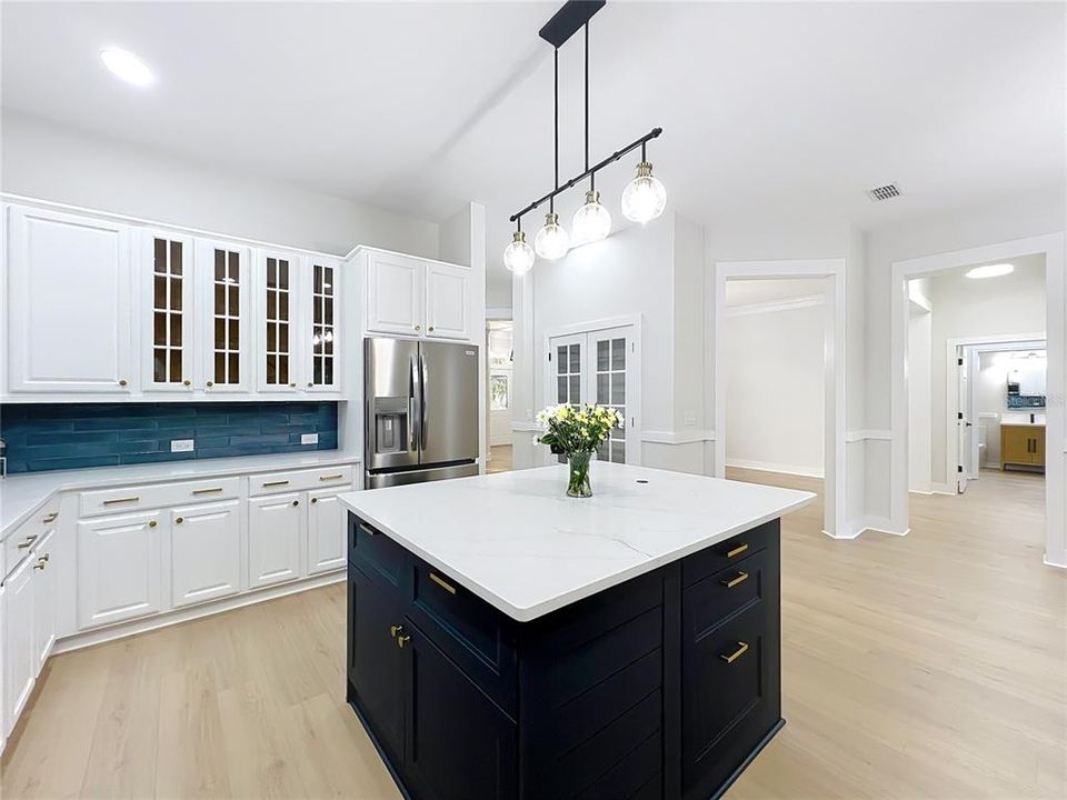 На продажу: $1,350,000 (5 спален, 4 ванн, 3238 Квадратных фут)