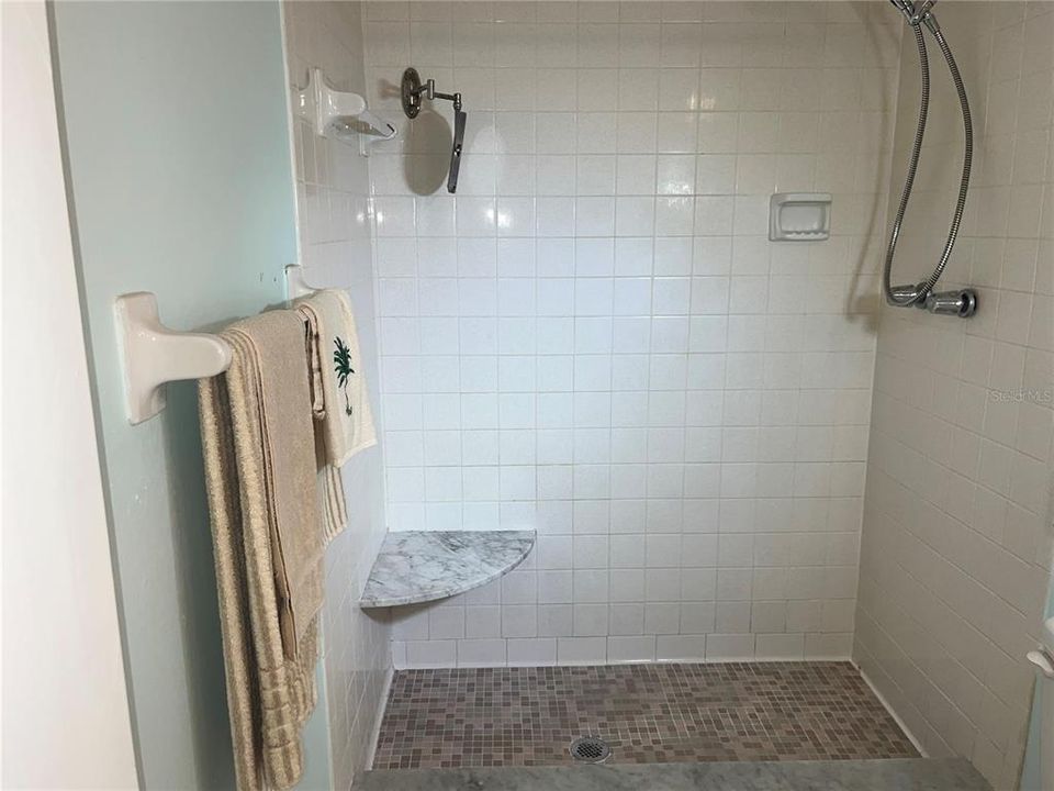 For Rent: $1,800 (2 beds, 2 baths, 1044 Square Feet)