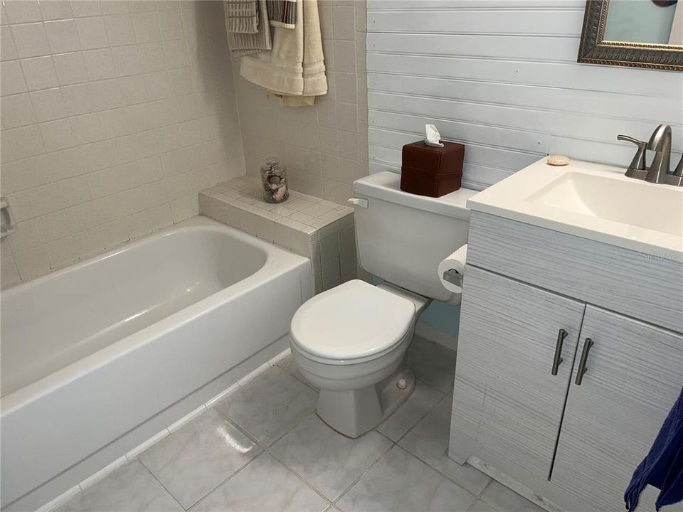 For Rent: $1,800 (2 beds, 2 baths, 1044 Square Feet)