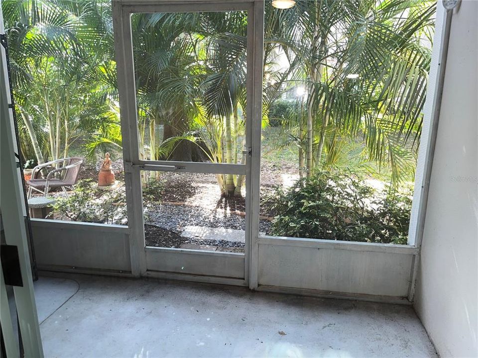 For Rent: $1,800 (2 beds, 2 baths, 1044 Square Feet)