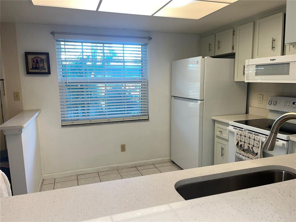 For Rent: $1,800 (2 beds, 2 baths, 1044 Square Feet)