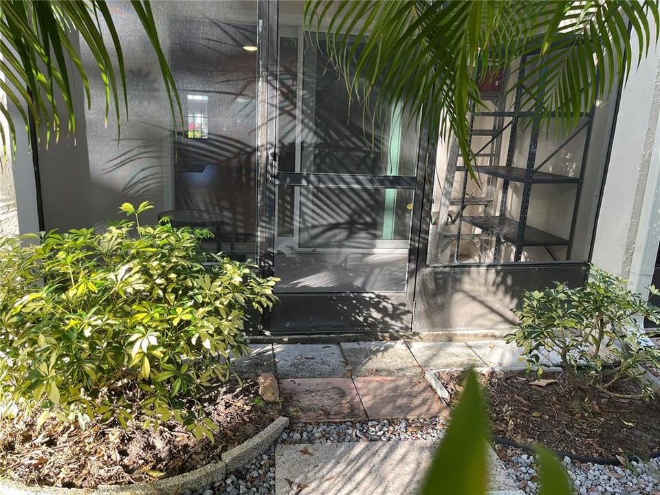 For Rent: $1,800 (2 beds, 2 baths, 1044 Square Feet)