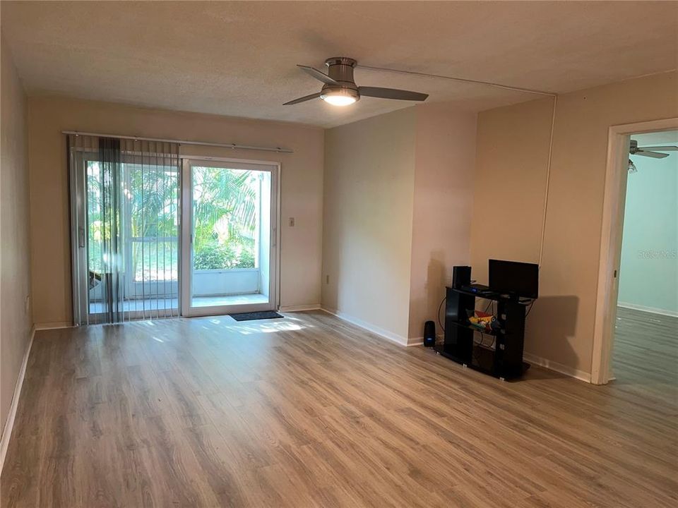 For Rent: $1,800 (2 beds, 2 baths, 1044 Square Feet)