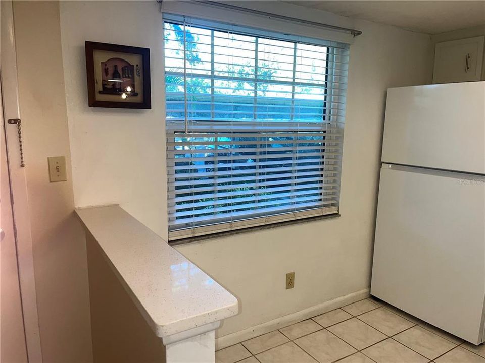 For Rent: $1,800 (2 beds, 2 baths, 1044 Square Feet)