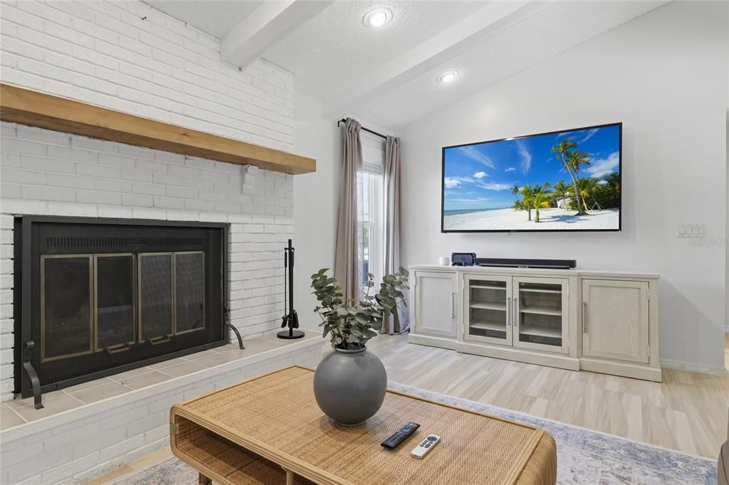 На продажу: $575,000 (3 спален, 2 ванн, 2080 Квадратных фут)