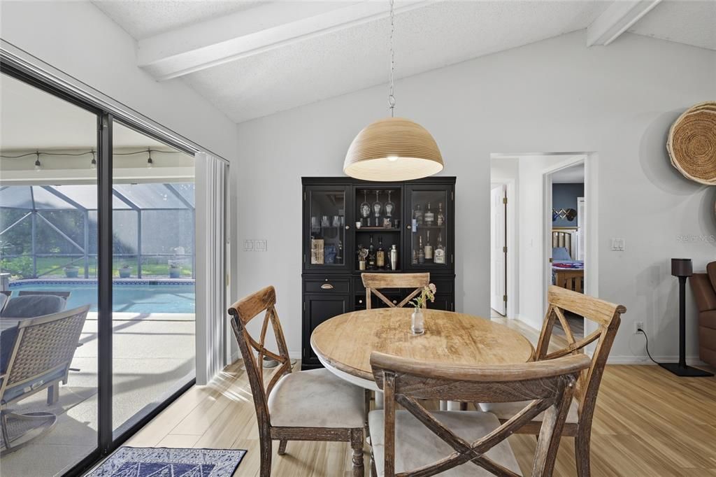 На продажу: $575,000 (3 спален, 2 ванн, 2080 Квадратных фут)