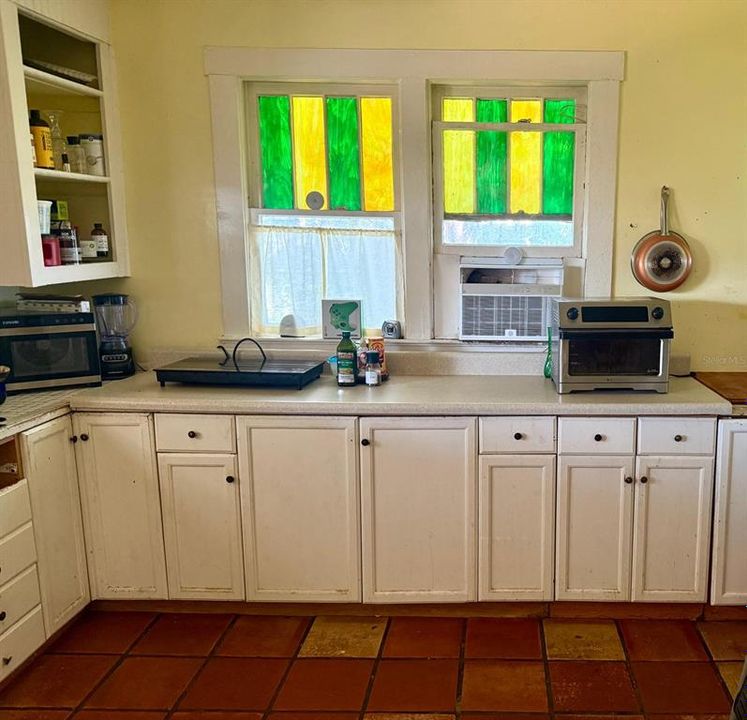 For Sale: $265,000 (3 beds, 3 baths, 2923 Square Feet)