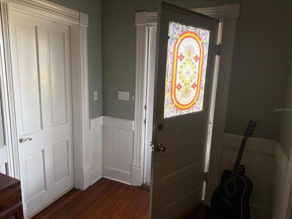 For Sale: $265,000 (3 beds, 3 baths, 2923 Square Feet)