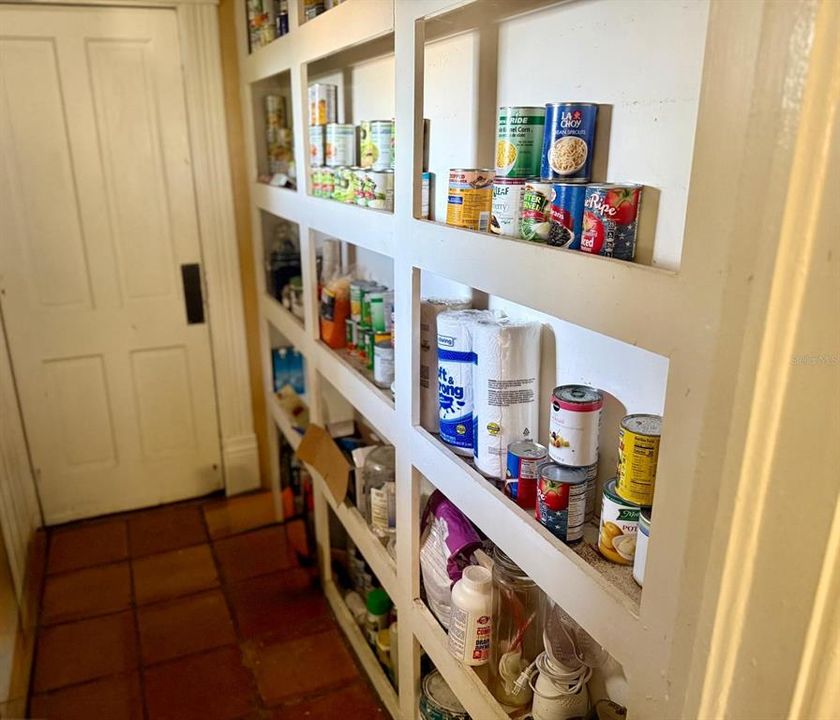 For Sale: $265,000 (3 beds, 3 baths, 2923 Square Feet)