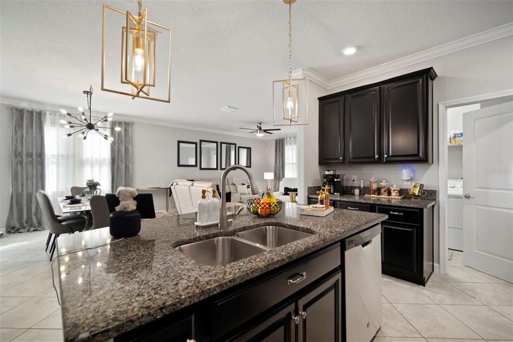 待售: $465,000 (4 贝兹, 3 浴室, 2057 平方英尺)