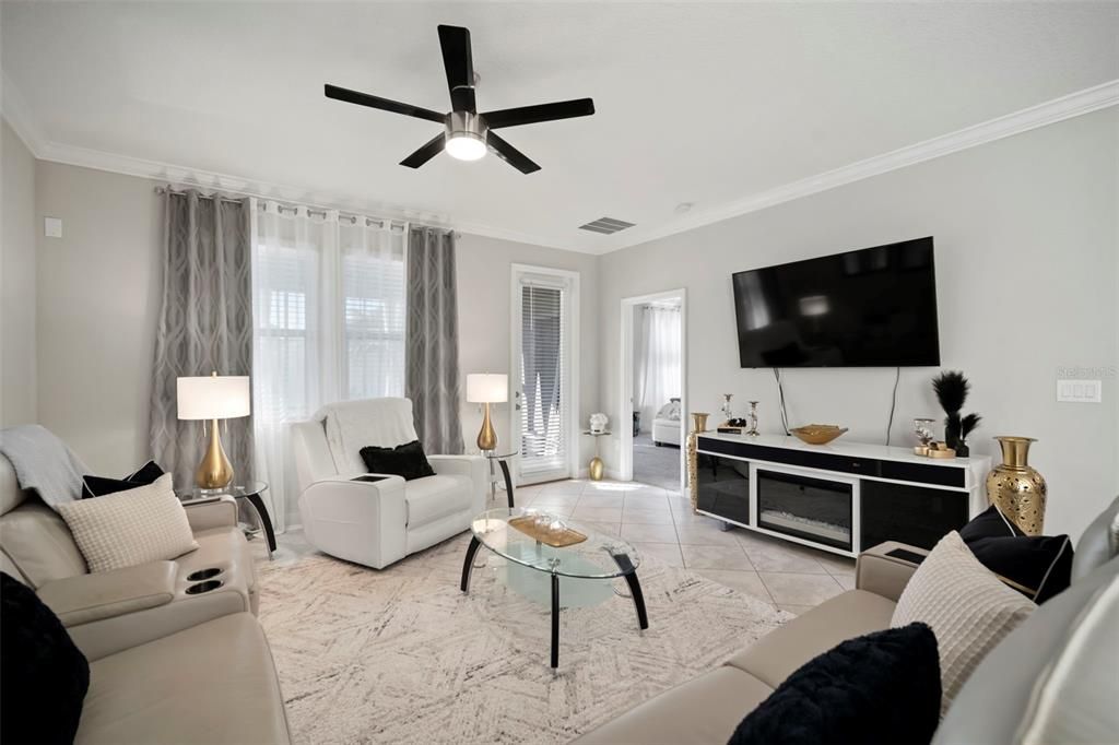 待售: $465,000 (4 贝兹, 3 浴室, 2057 平方英尺)