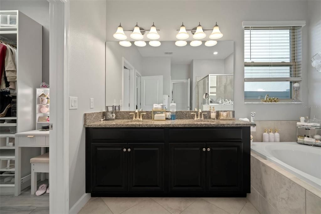 待售: $465,000 (4 贝兹, 3 浴室, 2057 平方英尺)