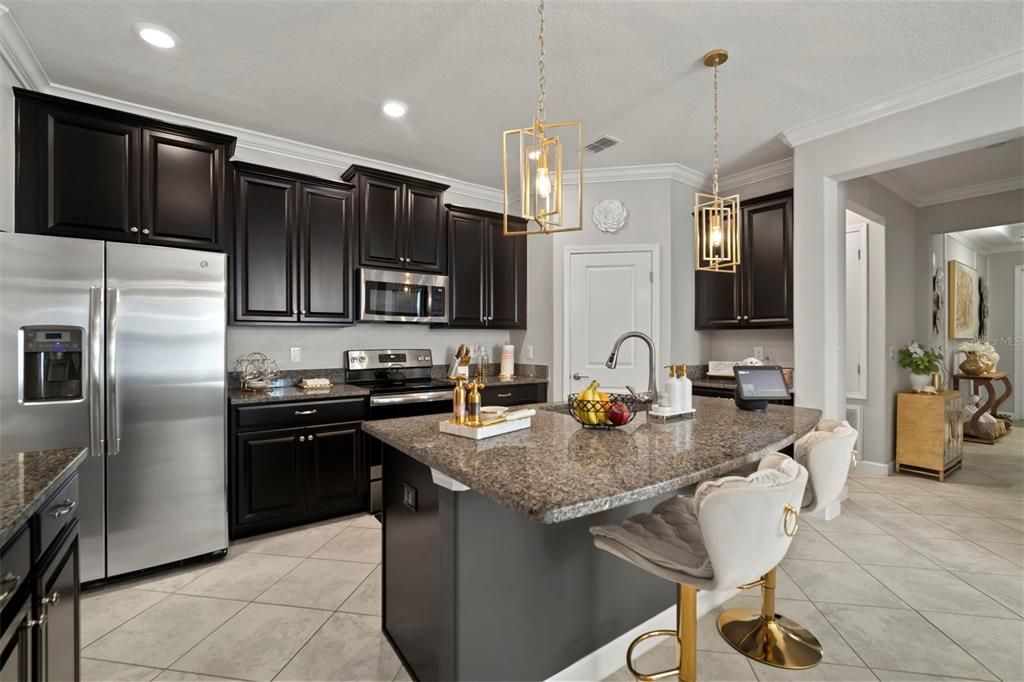 待售: $465,000 (4 贝兹, 3 浴室, 2057 平方英尺)