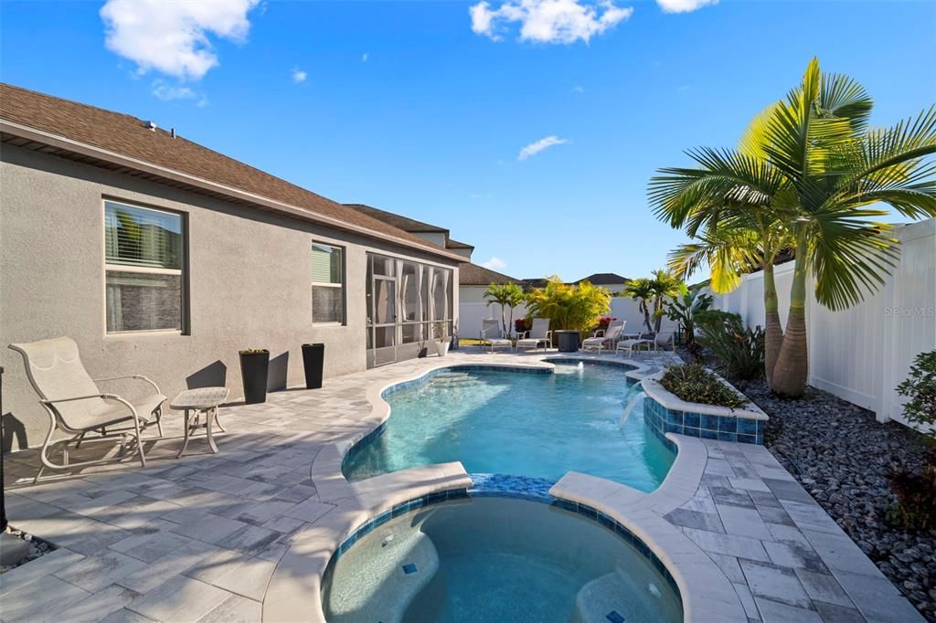 待售: $465,000 (4 贝兹, 3 浴室, 2057 平方英尺)