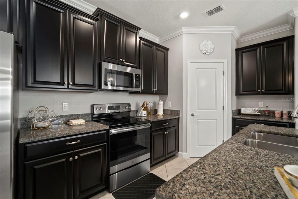 待售: $465,000 (4 贝兹, 3 浴室, 2057 平方英尺)