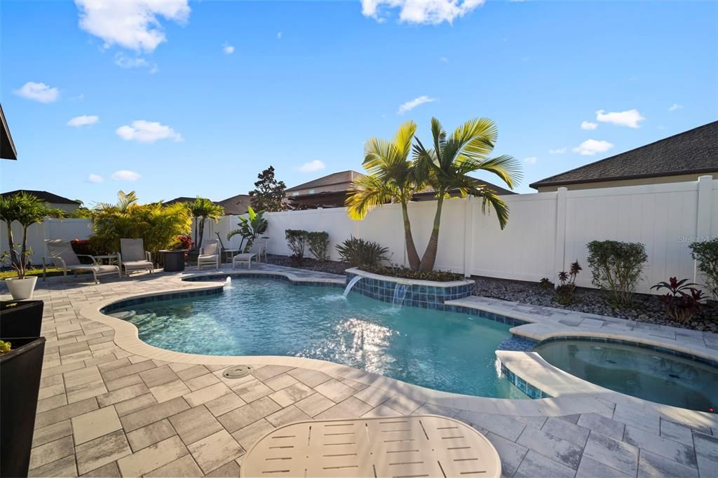 待售: $465,000 (4 贝兹, 3 浴室, 2057 平方英尺)