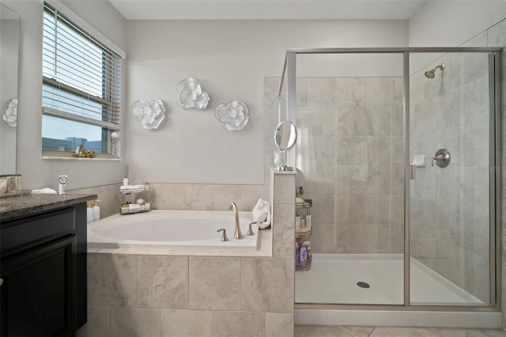 待售: $465,000 (4 贝兹, 3 浴室, 2057 平方英尺)