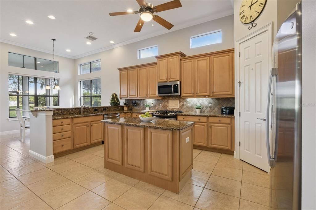 待售: $565,000 (4 贝兹, 3 浴室, 2938 平方英尺)