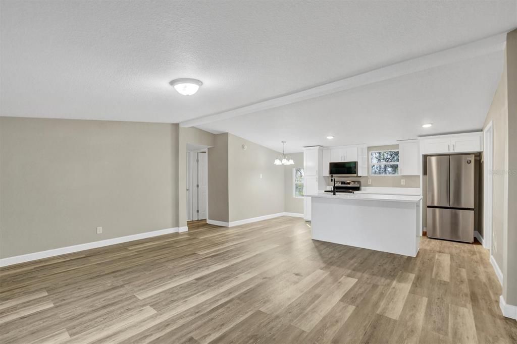 待售: $194,900 (3 贝兹, 2 浴室, 1080 平方英尺)