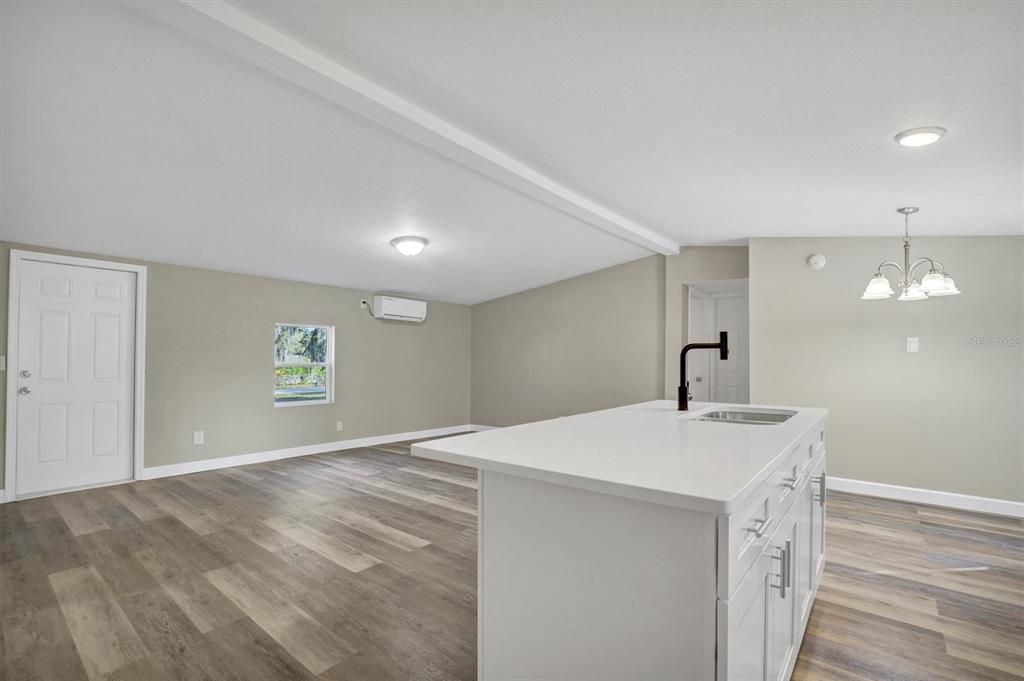 待售: $194,900 (3 贝兹, 2 浴室, 1080 平方英尺)