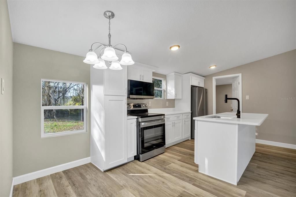 待售: $194,900 (3 贝兹, 2 浴室, 1080 平方英尺)