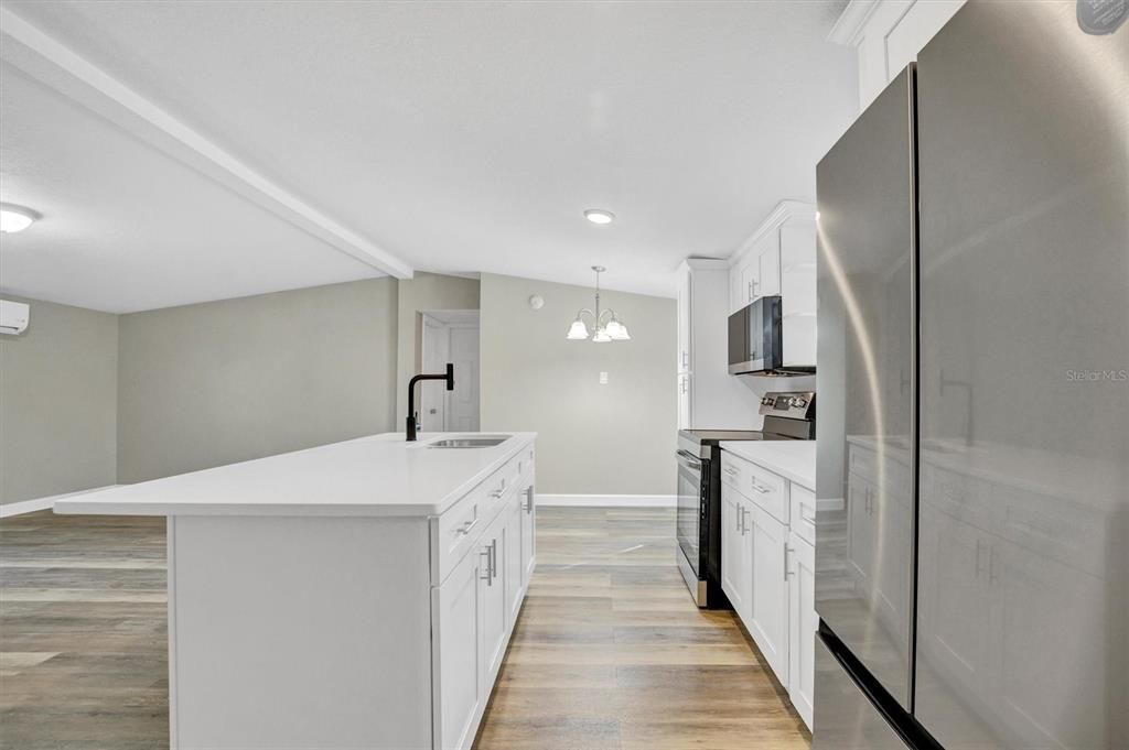 待售: $194,900 (3 贝兹, 2 浴室, 1080 平方英尺)