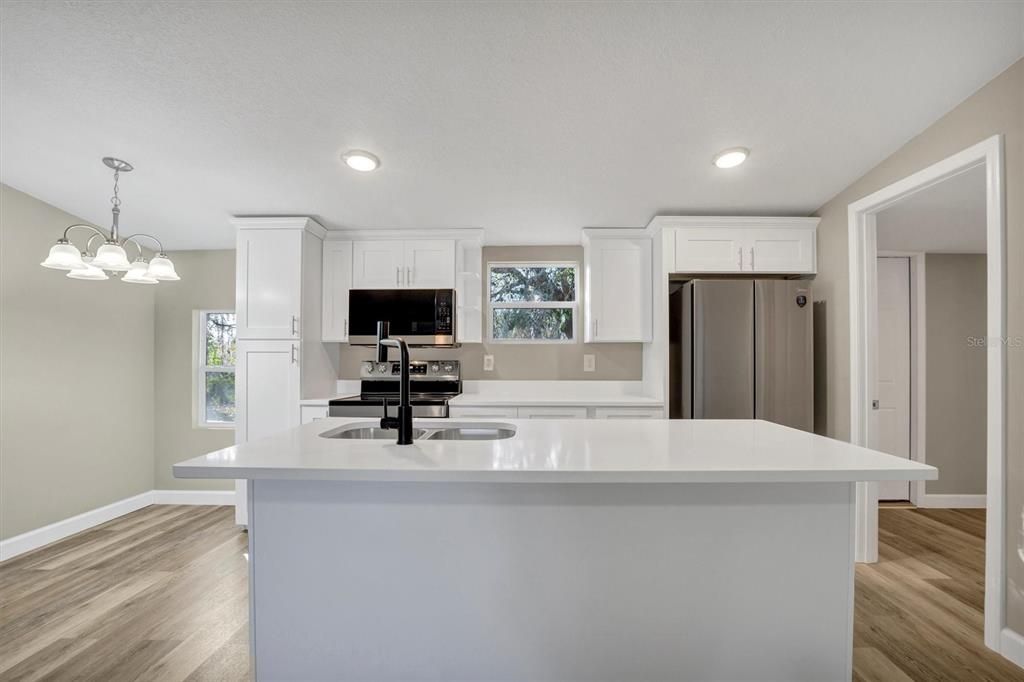 待售: $194,900 (3 贝兹, 2 浴室, 1080 平方英尺)