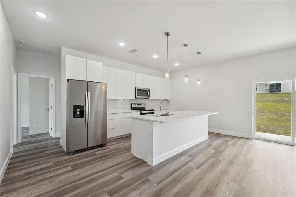 待售: $269,900 (4 贝兹, 2 浴室, 1503 平方英尺)