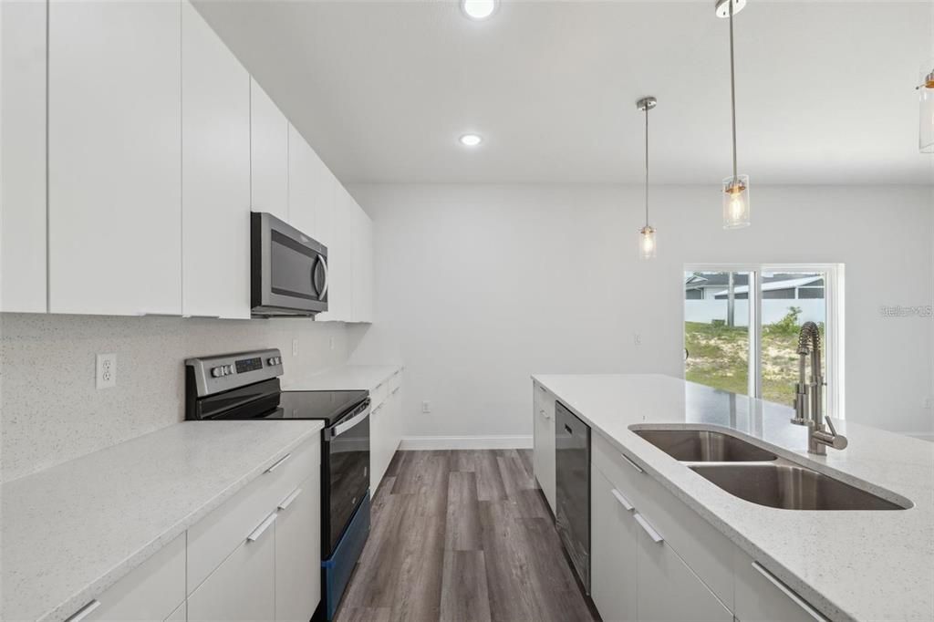 待售: $269,900 (4 贝兹, 2 浴室, 1503 平方英尺)