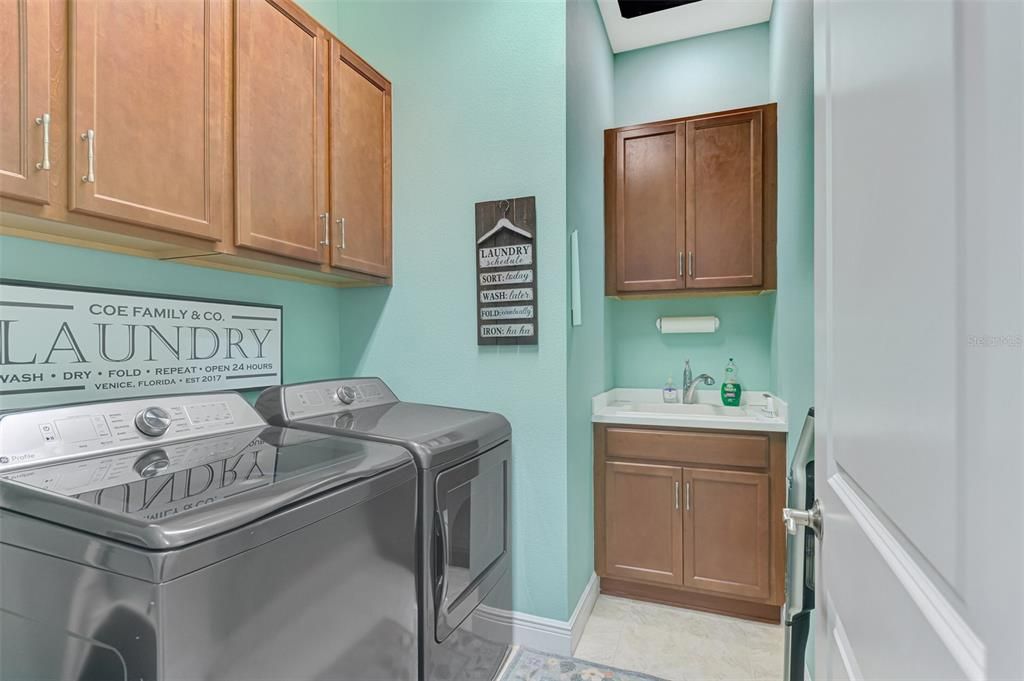 На продажу: $750,000 (3 спален, 3 ванн, 2203 Квадратных фут)