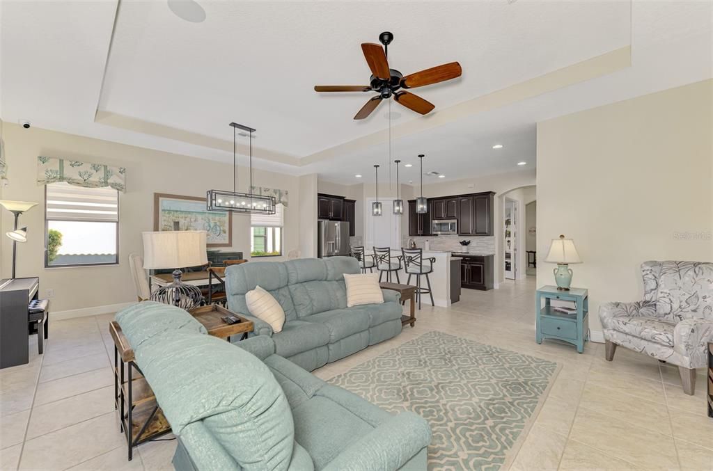 На продажу: $750,000 (3 спален, 3 ванн, 2203 Квадратных фут)