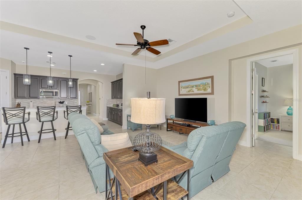 На продажу: $750,000 (3 спален, 3 ванн, 2203 Квадратных фут)