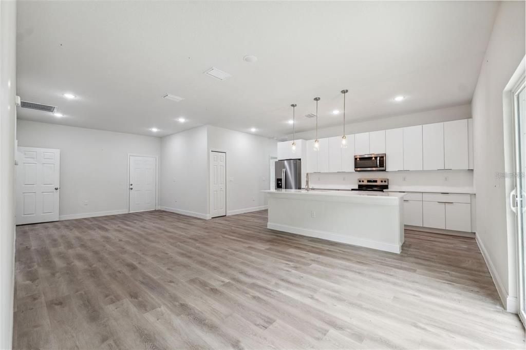 En Venta: $269,900 (4 camas, 2 baños, 1503 Pies cuadrados)