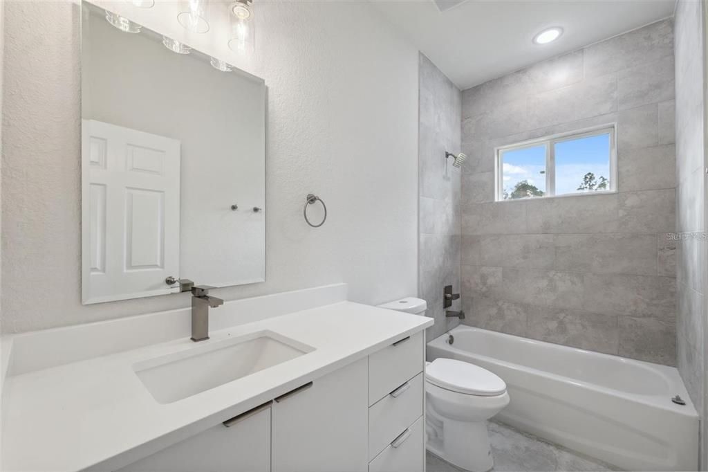 En Venta: $269,900 (4 camas, 2 baños, 1503 Pies cuadrados)