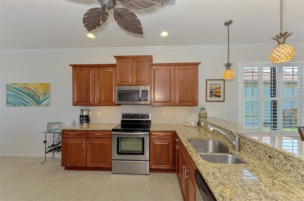 待售: $450,000 (2 贝兹, 2 浴室, 1726 平方英尺)