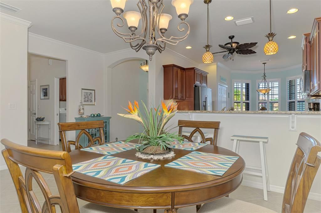 待售: $450,000 (2 贝兹, 2 浴室, 1726 平方英尺)