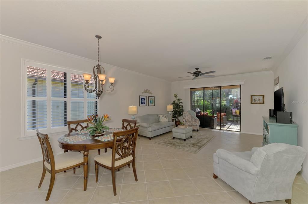 待售: $450,000 (2 贝兹, 2 浴室, 1726 平方英尺)