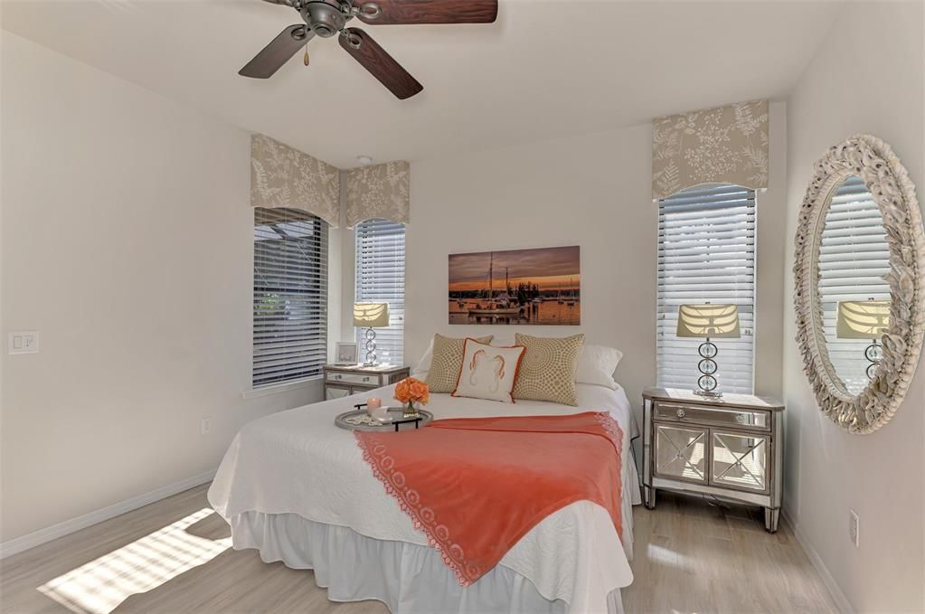 待售: $450,000 (2 贝兹, 2 浴室, 1726 平方英尺)