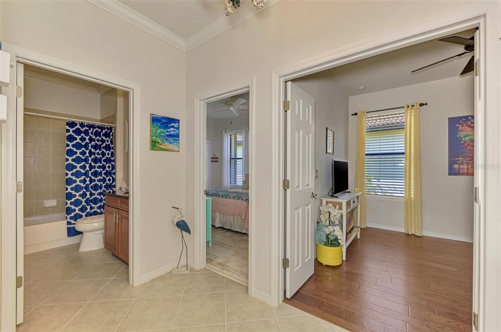 待售: $450,000 (2 贝兹, 2 浴室, 1726 平方英尺)