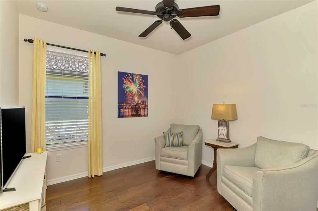 待售: $450,000 (2 贝兹, 2 浴室, 1726 平方英尺)