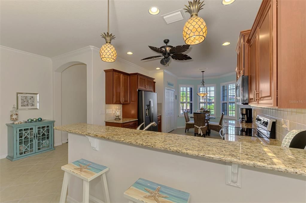 待售: $450,000 (2 贝兹, 2 浴室, 1726 平方英尺)