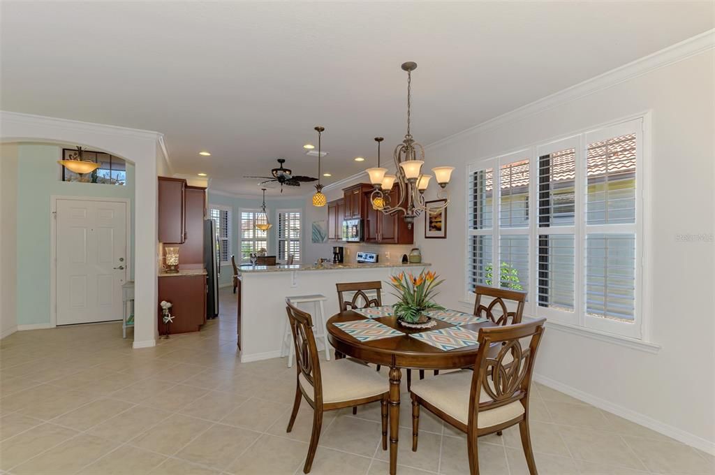 待售: $450,000 (2 贝兹, 2 浴室, 1726 平方英尺)