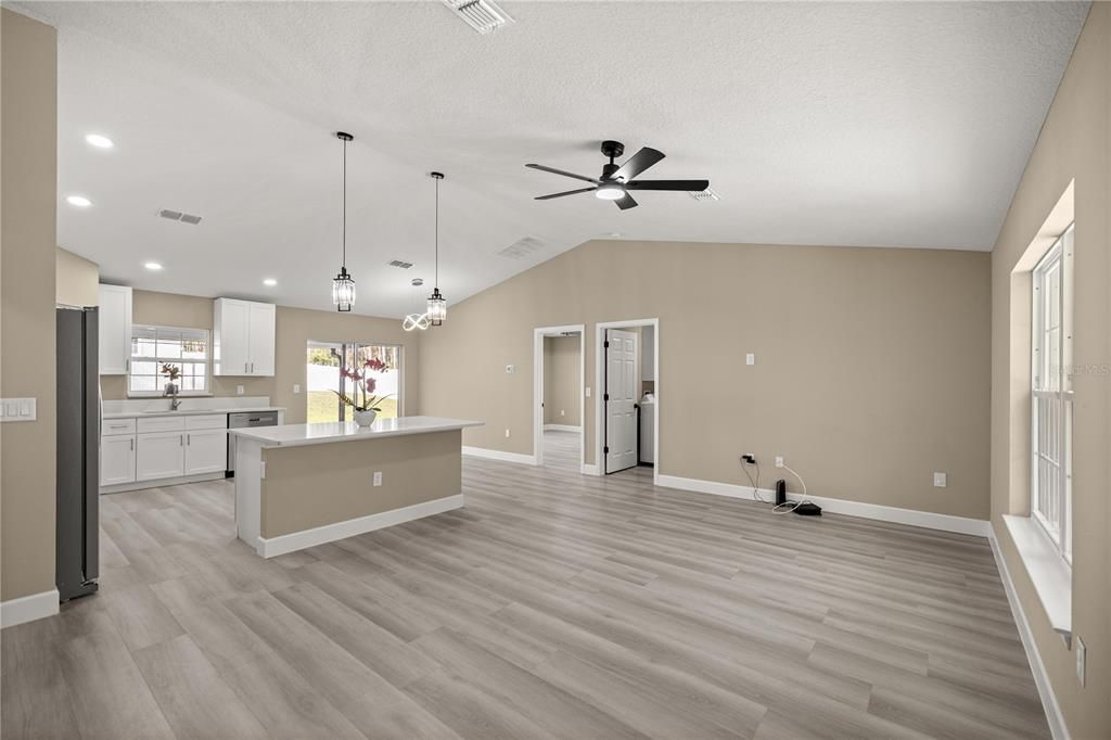 待售: $254,900 (3 贝兹, 2 浴室, 1439 平方英尺)