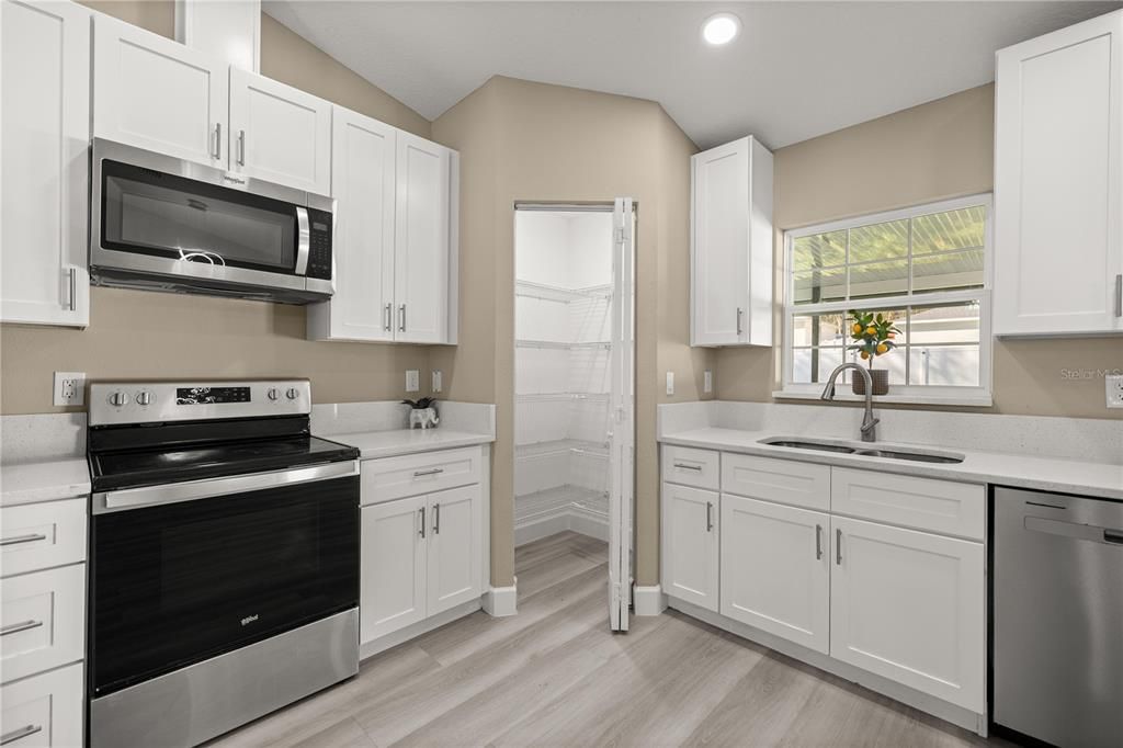 待售: $254,900 (3 贝兹, 2 浴室, 1439 平方英尺)