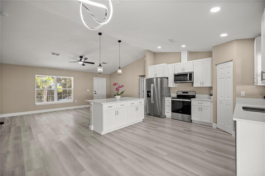 待售: $254,900 (3 贝兹, 2 浴室, 1439 平方英尺)