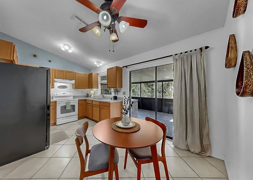 En Venta: $299,999 (4 camas, 3 baños, 1274 Pies cuadrados)